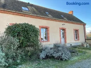 Image of Longère sarthoise rénovée, à 20 min du Mans, 4 chambres, poêle à granulés, parking privé - FR-1-410-376