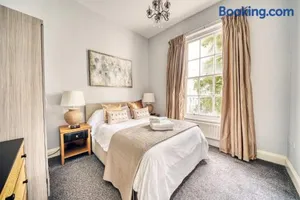 Image of Pied-à-Terre near The Docks - Wifi & Washing Machine