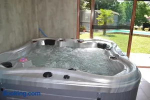 Image of Maison 3 chambres, 3 SdB, terrasse, piscine, spa