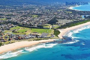 Image of Couples Retreat at Towradgi Beach - Walk to Beach Club