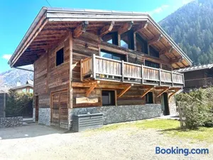 Image of Chalet le petit Nicolas, jacuzzi, vue Mont Blanc