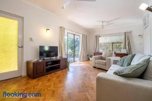 Image of The Barra Retro 3 Bed Unit Walk To Foreshore