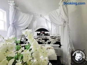 Image of WHITE WOLF FARMHOUSE Retreat