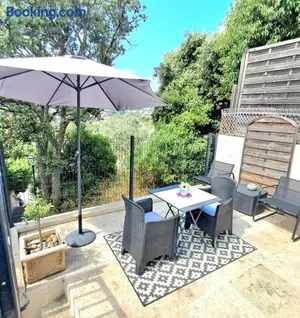 Image of Studio rénové avec terrasse ST RAPHAEL