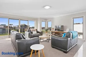 Image of Seal Haven - Central and minutes to the beach