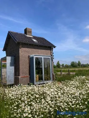 Image of Tiny house Van hoogspanning naar ontspanning