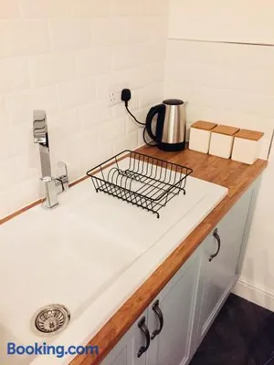 Image of Kenilworth Cosy Garden View Apartment