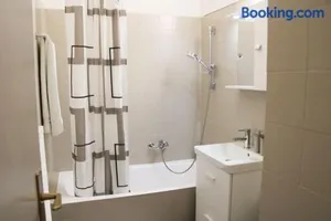 Image of Lovely Studio with Free Parking!
