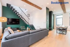 Image of Spacious house 11 bedrooms 8 bathrooms 22 people.