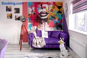 Image of ArtSpace CITY CENTRE-PRIVATE PARKING SPACE-FIREPLACE WIFI NETFLIX Haven4u