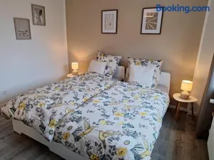 Image of for 4 - parking space for car - Internet