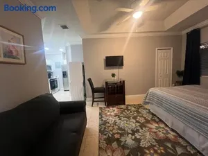 Image of Cozy Green Apartment