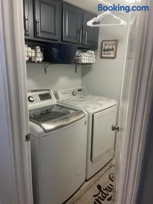 Image of Jolly Accommodations & Suite-Sleeps 10