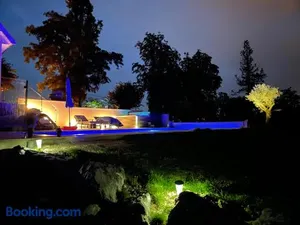 Image of Best view, pool and spa on the Champagne vineyard