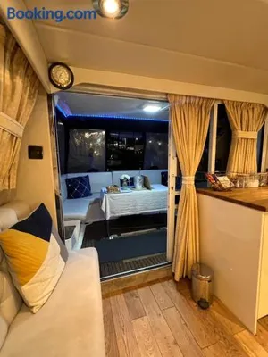 Image of LUXURY 40 FOOT YACHT ON 5 STAR OCEAN VILLAGE MARINA SOUTHAMPTON - minutes away from city centre and cruise terminals - Free parking included
