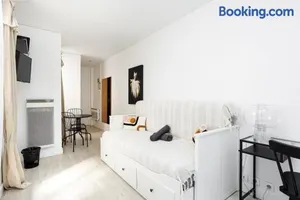 Image of Charming Room Center of Paris