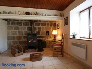 Image of Gîte rustique avec grand terrain près de Lapte, à 5 km du barrage de Lavalette - FR-1-582-147