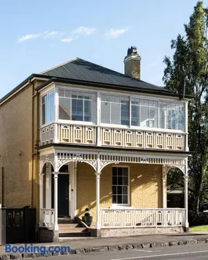 Image of The Townhouse - Historic in the heart of L'ton