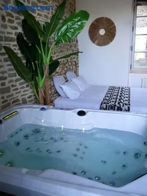 Image of Profitez d'une douce nuit avec jacuzzi