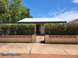 Image of The House with the Purple Gate