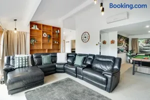 Image of The Link Mansfield - Sleeps 11