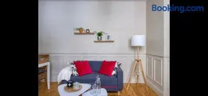 Image of Hyper Centre Hyper Cosy