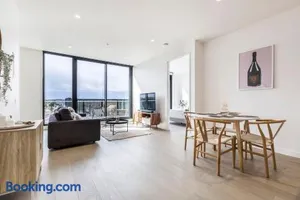 Image of Moonee Valley Park with parking