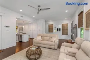 Image of Downtown 3 bedroom Townhouse