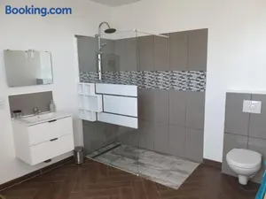 Image of Logement entier indépendant- 2 à 4 pers - Parking clos - Terrasse