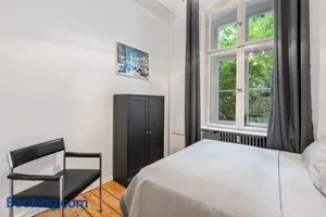 Image of The Gleditsch - Central Schöneberg location, 1BR, 1 living room, group friendly, ideal for 2 - 4 Guests