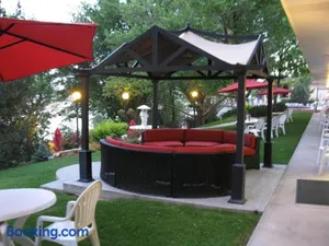 Image of River Terrace Inn