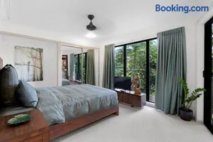 Image of The Heart Stay - Airlie Beach