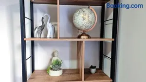 Image of 4-Bedroom Modern 3-Storey House with Games Room, Canal View & Parking - Leicester