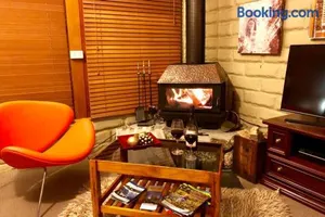 Image of BEAUTIFUL RETREAT - 20 mins to CBD and only 10 mins to MONA!
