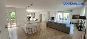 Image of Villa de standing proche Airbus et Meet