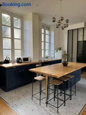 Image of Bright Apt 70m2 in Bayeux historic center w Pkg