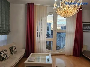 Image of Helle Wohnung mit sonnigem Ausblick, in zentraler Lage 135 qm, 4 Zimmer Wohnung