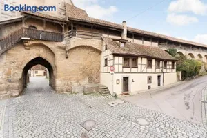 Image of Nächtigen an der Stadtmauer