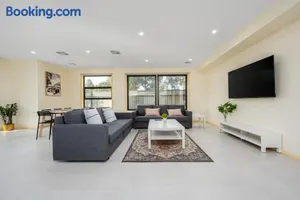 Image of Westmeadow Breeze Skyline Stay 8 Min to Airport