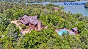 Image of Douglas Lake Lodge in the Smoky Mountains