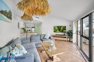 Image of Pina Mimosa - Airlie Beach