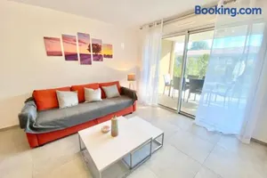 Image of Beautiful apartment for 5 with swimming pool