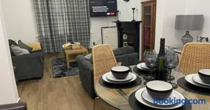 Image of Contractors Grove 2 Bed House Town Centre Location