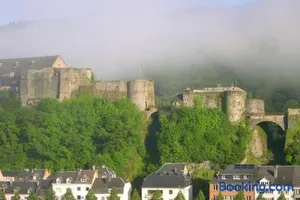 Image of À Bouillon, appartement vintage vue sur le château
