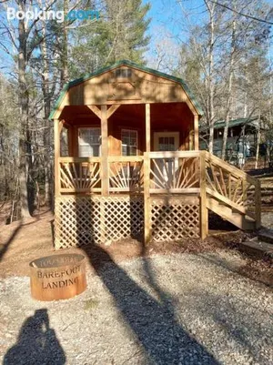 Image of Charming 1 BR Compact Cabin