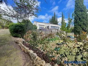 Image of Proche Lac du Salagou, Chambre agréable avec salle d'eau et WC privé