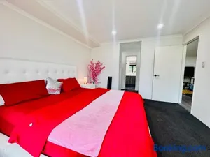 Image of Modern King Suite on Swan Valley Doorstep