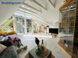 Image of Moderner Altbau mit Infrarotsauna im Grünen