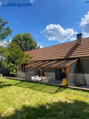 Image of Au lilas rose Maison entre campagne et village