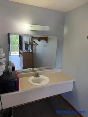 Image of Lakeview Inn